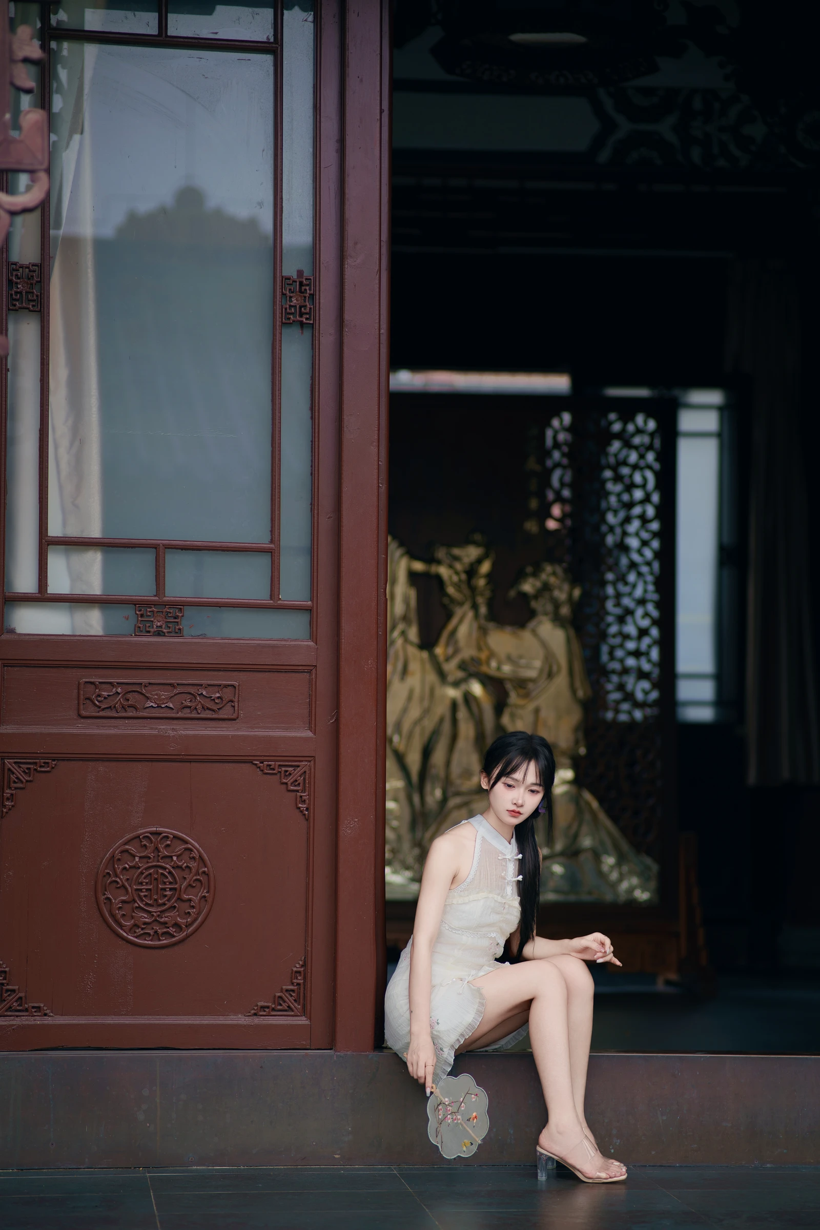 [YITUYU]艺图语-2024.10.21-牵丝戏-小小雨-[32P-898MB]-2.webp